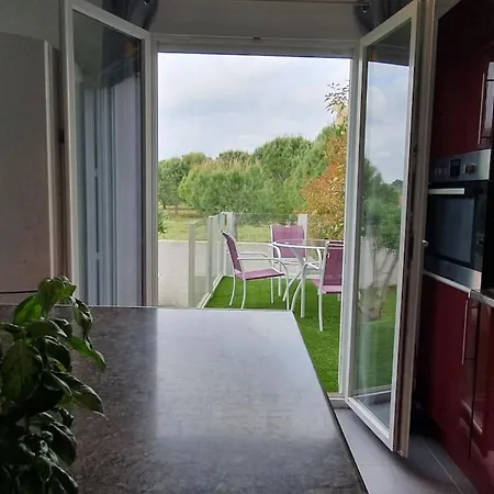 Vila Sans Vis-a-vis Avec Vue Et Piscine Situee Entre Nimes Et Montpellier, A 20 Minutes Des Plages