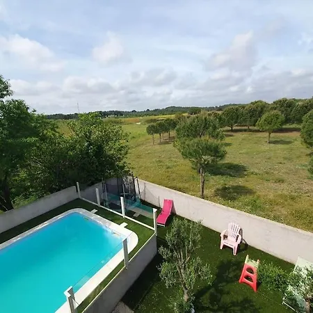 Sans Vis-a-vis Avec Vue Et Piscine Situee Entre Nimes Et Montpellier, A 20 Minutes Des Plages * Aigues-Vives (Gard)