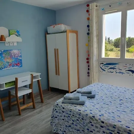 Sans Vis-a-vis Avec Vue Et Piscine Situee Entre Nimes Et Montpellier, A 20 Minutes Des Plages Aigues-Vives (Gard)