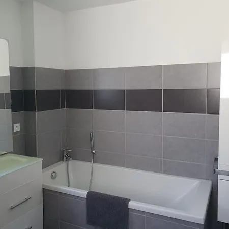Villa Sans Vis-a-vis Avec Vue Et Piscine Situee Entre Nimes Et Montpellier, A 20 Minutes Des Plages Aigues-Vives (Gard)