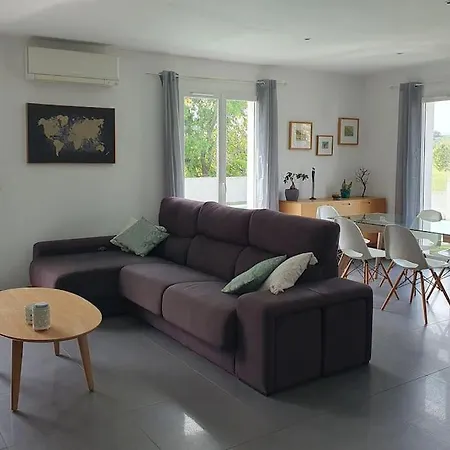 Sans Vis-a-vis Avec Vue Et Piscine Situee Entre Nimes Et Montpellier, A 20 Minutes Des Plages Vila